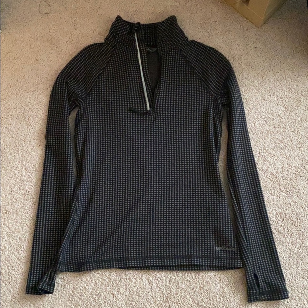 EDDIE BAUER BLACK AND GRAY QUARTER-ZIP